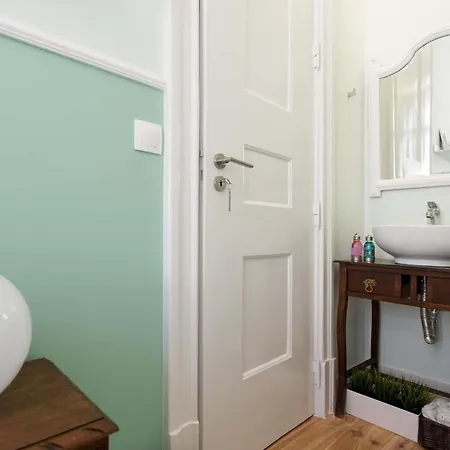 2 Bedroom Located Heart Of Apartmán Lisboa