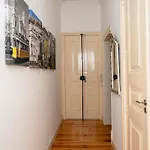 2 Bedroom Located Heart Of Apartament Lizbona