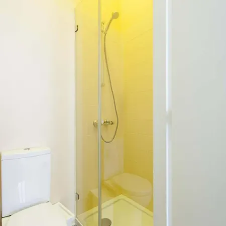 2 Bedroom Located Heart Of Appartement
