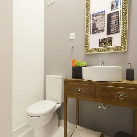 Apartment 2 Bedroom Located Heart Of Lisbon