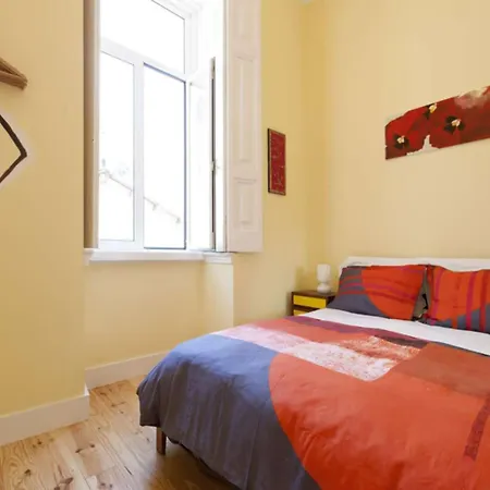 2 Bedroom Located Heart Of Apartment