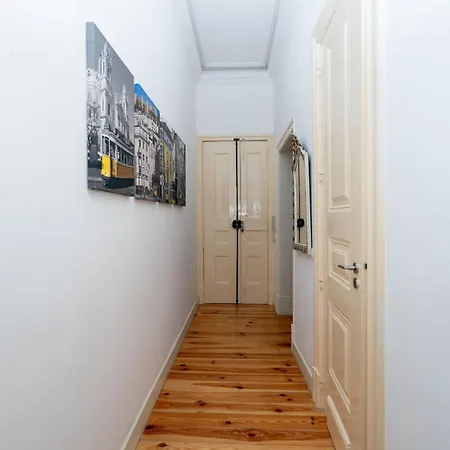 2 Bedroom Located Heart Of Lejlighed *