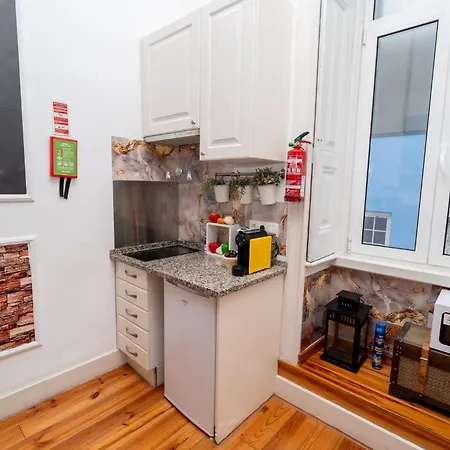 2 Bedroom Located Heart Of * Lizbona