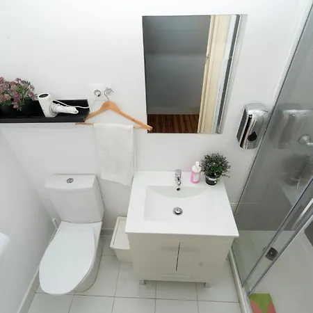 Lejlighed 2 Bedroom Located Heart Of *