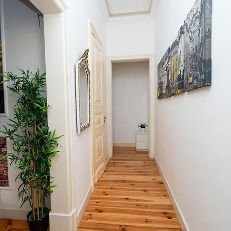 Apartamento 2 Bedroom Located Heart Of *