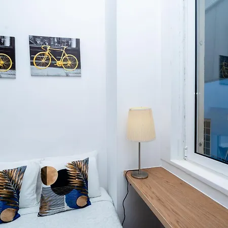 Lejlighed 2 Bedroom Located Heart Of *