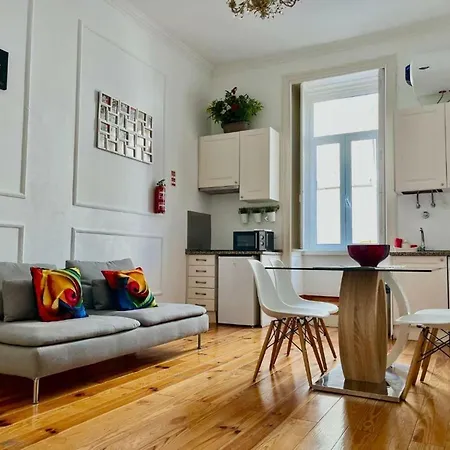 2 Bedroom Located Heart Of